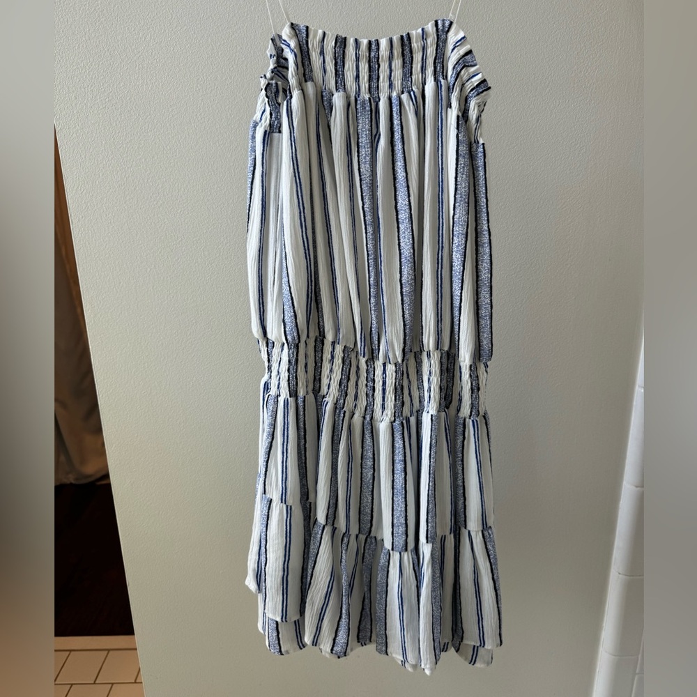 Vestique Boutique Blue, Navy, and White Striped Strapless Mini Dress Size Medium